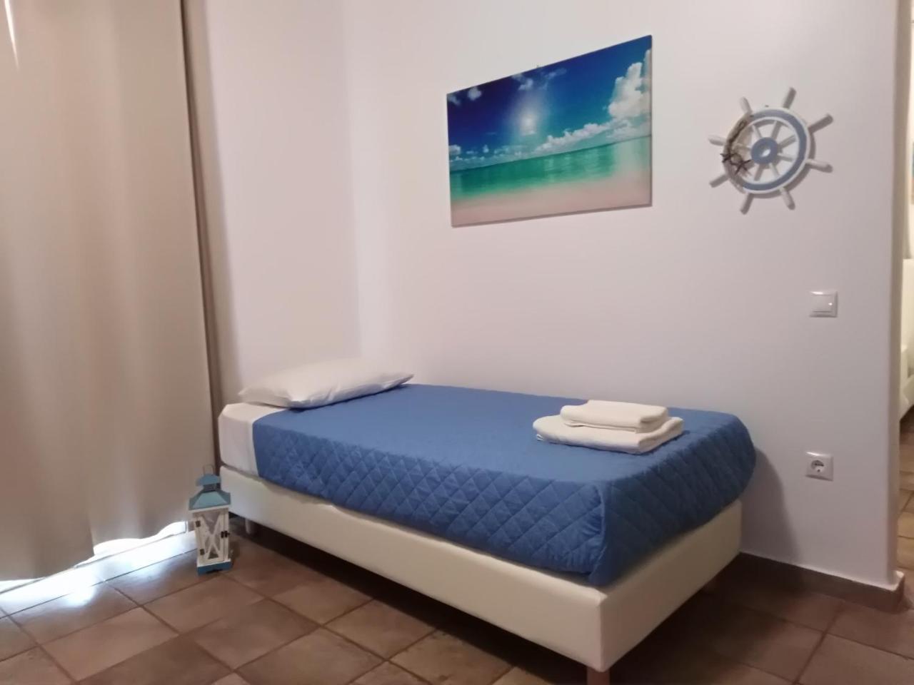 Blue & White Apartment *