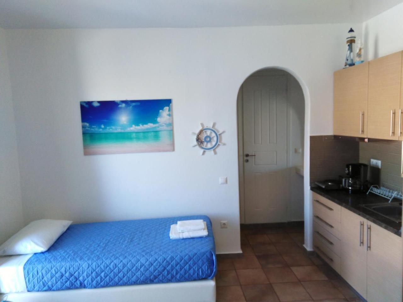 Blue & White Apartment *