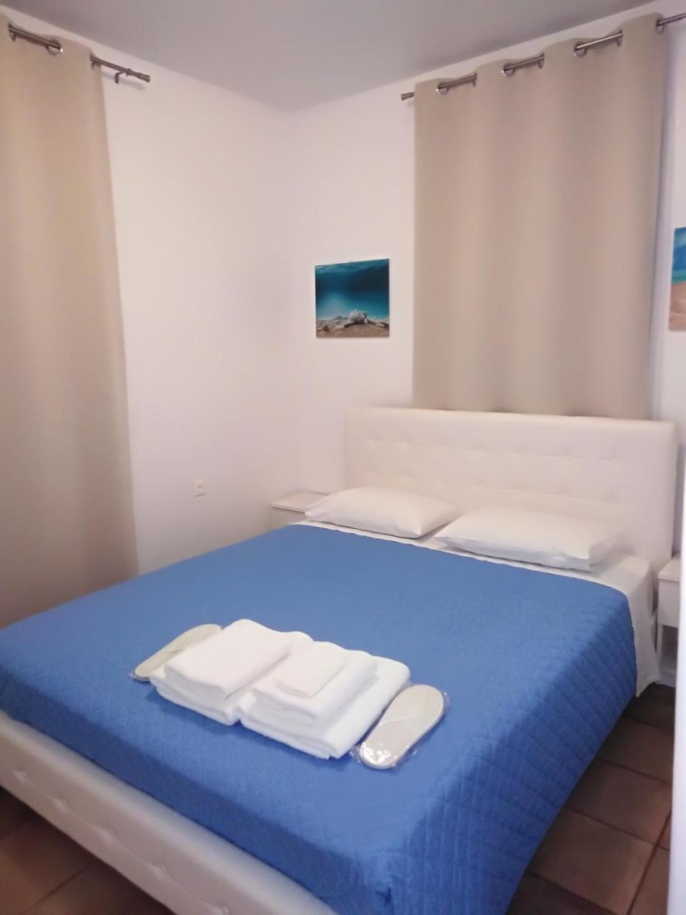 Blue & White Apartment *