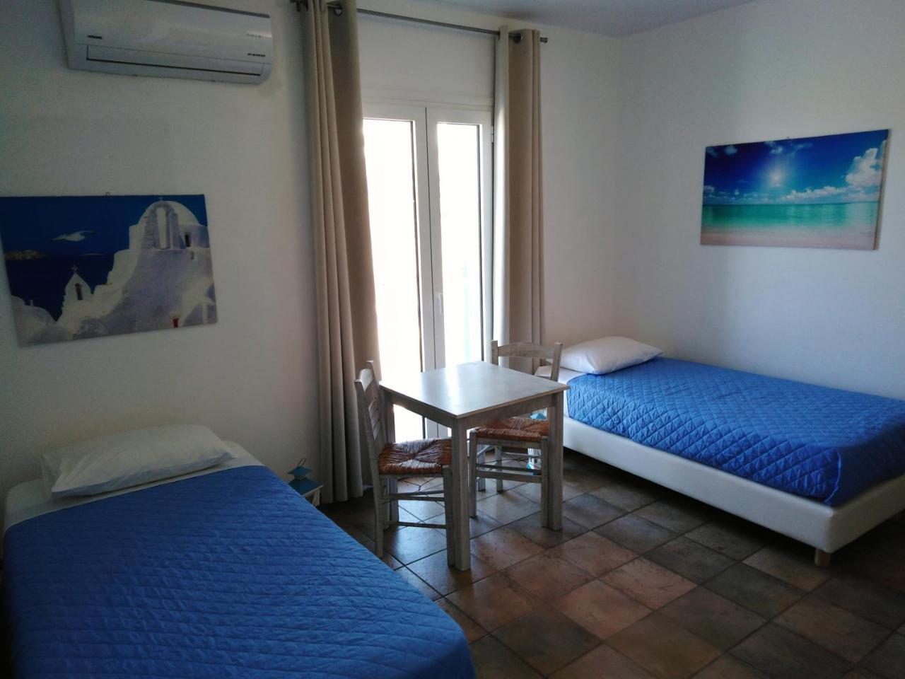 Apartment Blue & White Ano Mera